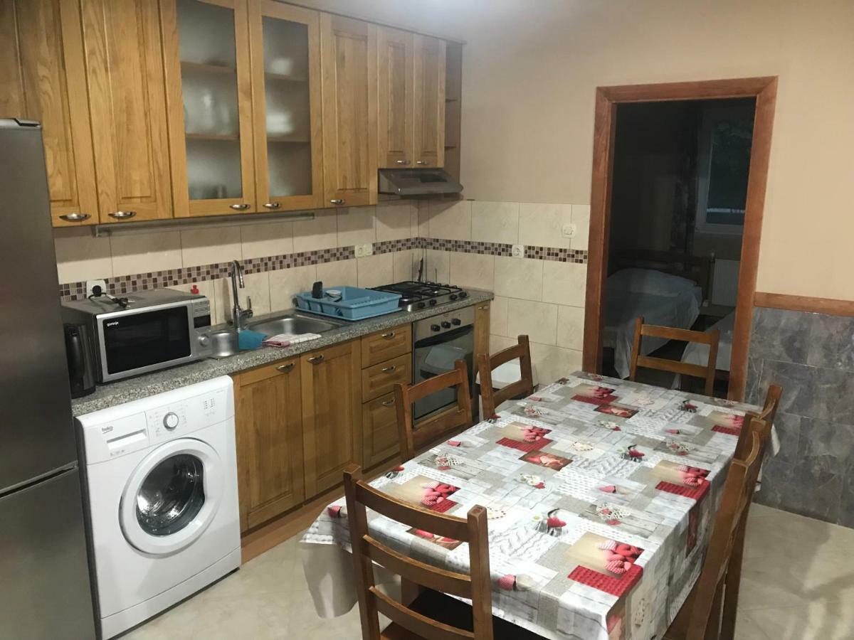 Peter&Zana Apartments Стари Град Экстерьер фото